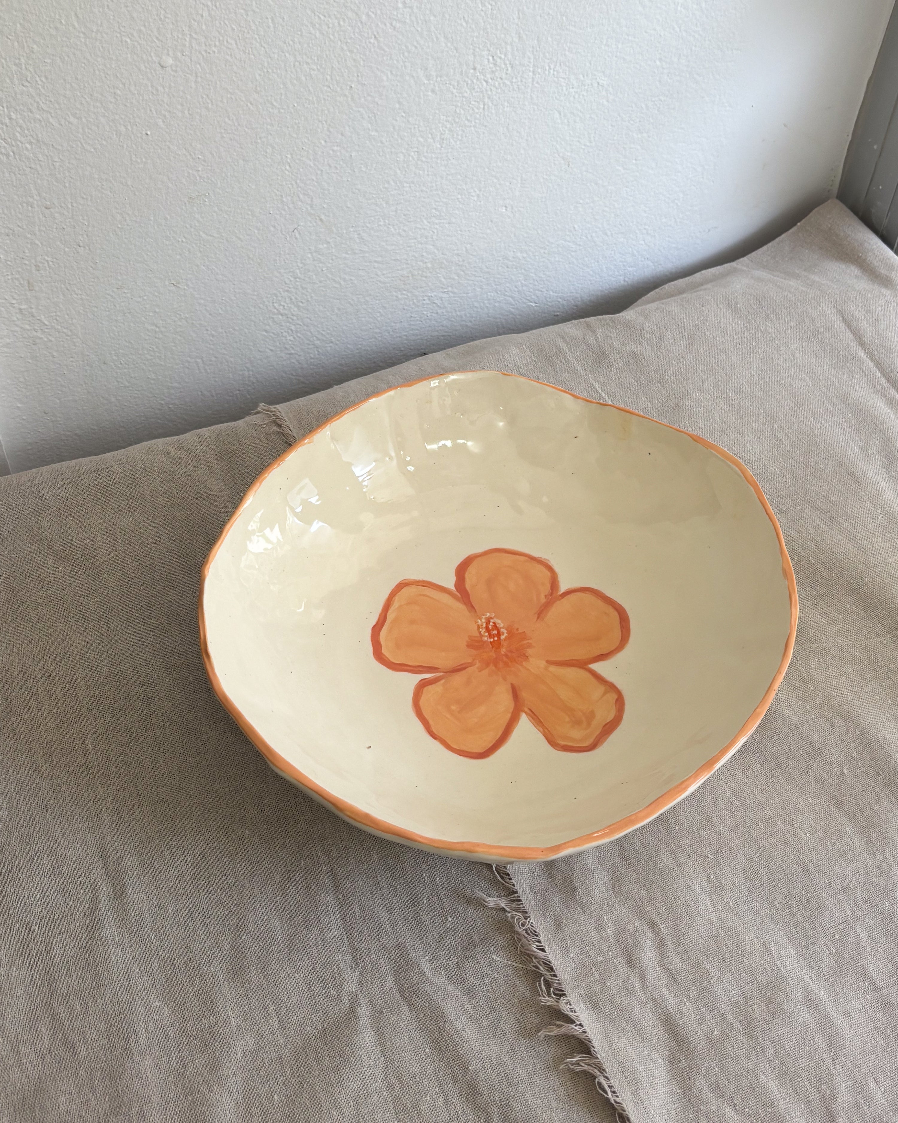 Hibiscus Serving Bowl, Extra Large